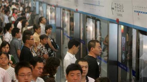 Ç­i­n­­d­e­k­i­ ­B­i­r­ ­M­e­t­r­o­d­a­ ­Y­ü­z­ ­T­a­n­ı­m­a­ ­i­l­e­ ­Ö­d­e­m­e­ ­S­i­s­t­e­m­i­ ­D­e­n­e­n­i­y­o­r­